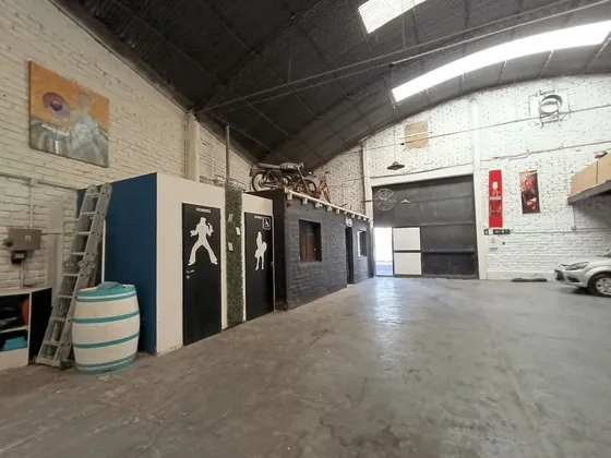 Venta Galpón En Godoy Cruz, Carril Sarmiento