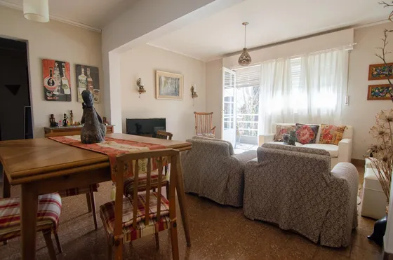 Casa De Tres Dormitorios Con Local Comercial Y Quincho | San Carlos De Bolívar