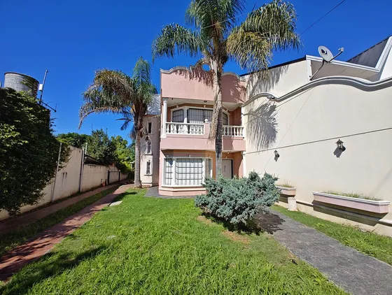 Casa En  Venta  De Dos Plantas En G. Catan