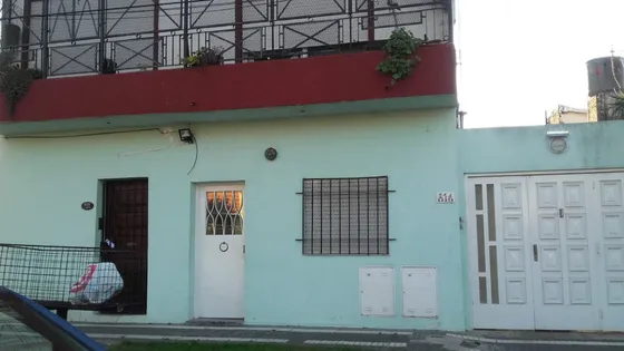 Casa Tipo Departamento Al Frente. Oportunidad!!