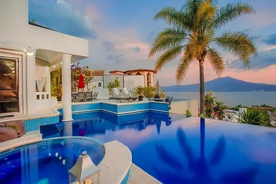 Casa De Lujo Con Alberca En Chapala Raquet Club San Juan Cosalá