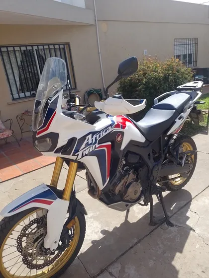 Tricolor. Automática.  Primera Mano.