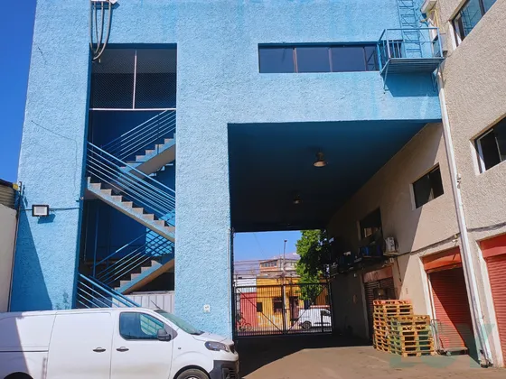Bodega Taller Local Comercial En Santiago Centro 220 M2
