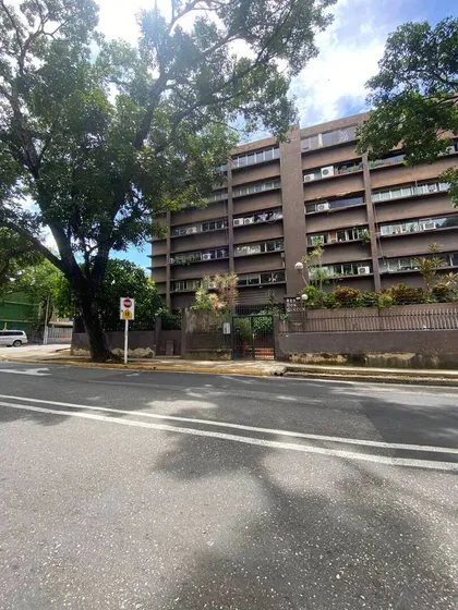 Venta De Apartamento Tipo Estudio Con Balcón En El Edif Don Giacomo La Viña 287151 Mm