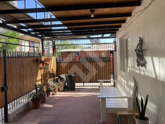 Casa En Venta, Deptos Arriendo. Macul. Inversionista...!!!