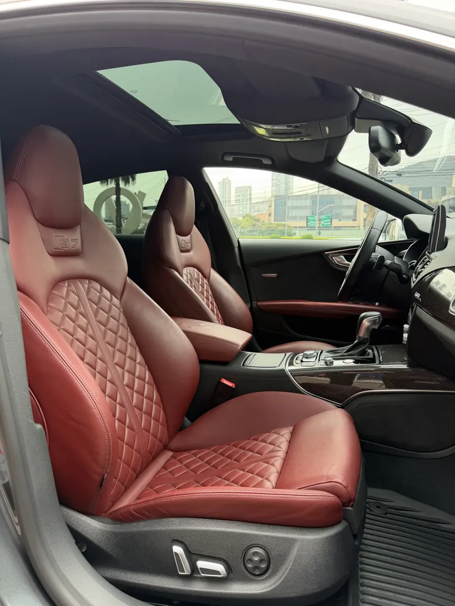 Audi S74327160801768345611