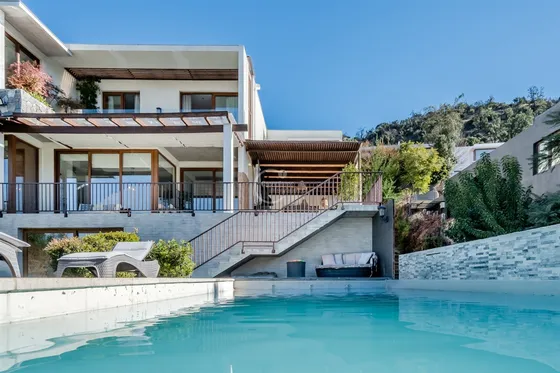 Casa En Venta De 4 Dorm. En Lo Barnechea