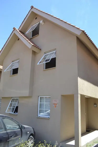 Casa De 3 Pisos En Condominio Con 5 Dormitorios/ Guanaco Nor