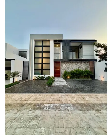 Venta Casa Con 4 Recámaras En Soluna Temozon Mérida Yucatán.