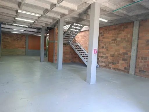 Bodegas En Arriendo Aeropuerto 643-7345178