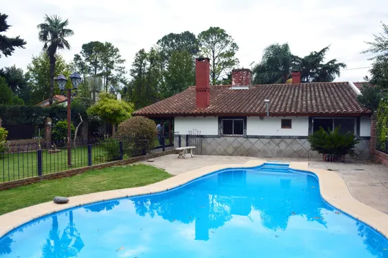 Muy Linda Chalet De 4 Ambientes Barrio  La Union  (ezeiza)