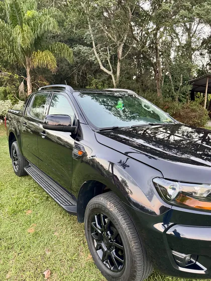 Ford Ranger 2.2 Black Cab. Dupla 4x2 Aut. 4p