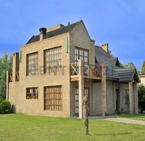 Casa  Con Pileta Y Parque