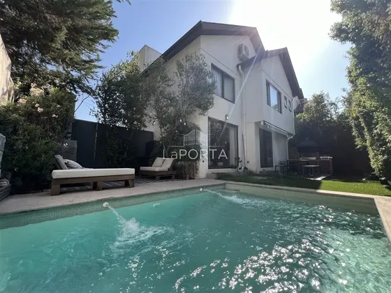 La Reina / En Condominio / Piscina Climatizada