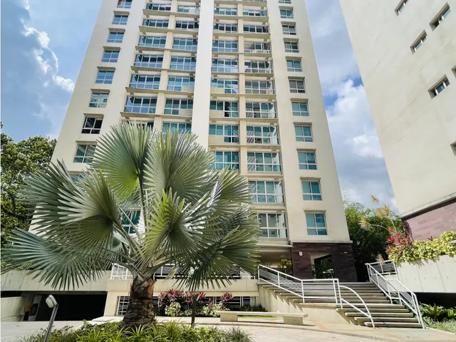 En Venta Ph Triplex. 2h/2,5b/4pe. Campo Alegre