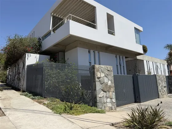 Casa En Venta De 4 Dorm. En Antofagasta