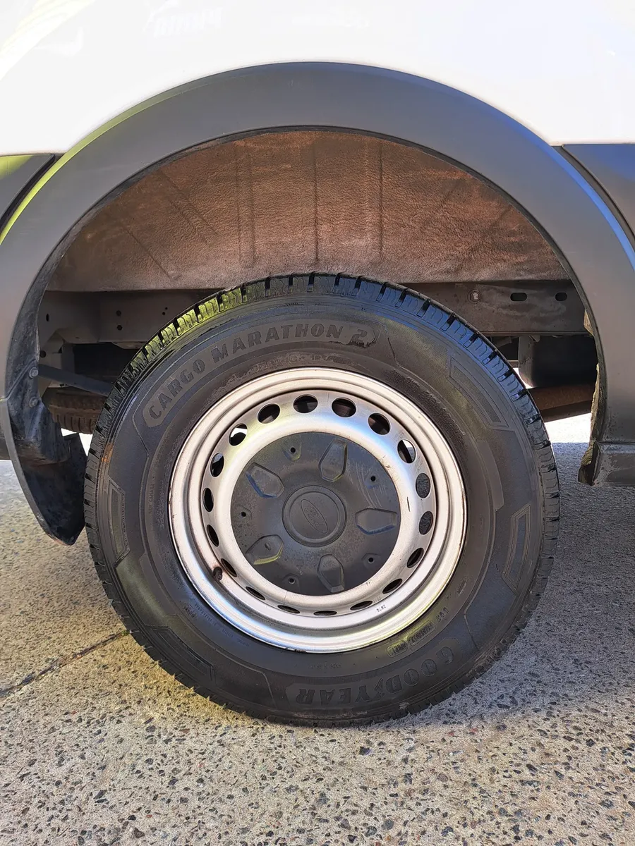 Ford Transit 2.2 Furgon Mediano Aa 350M569003680864686085
