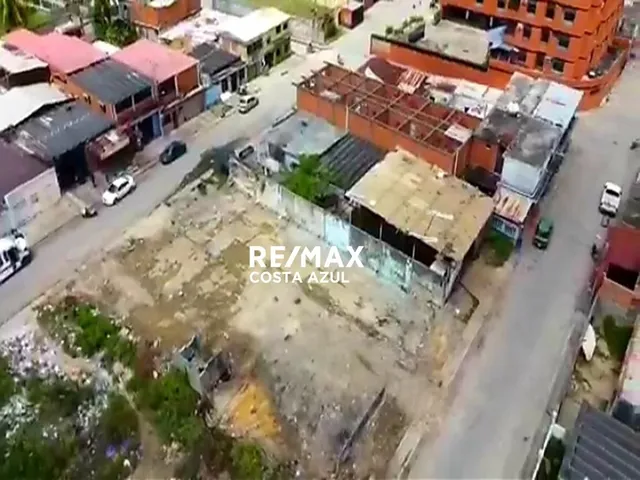 Remax Vende Terreno 782,70 M2 Excelente Ubicación Casco Central Tucacas, Calle Ayacucho.