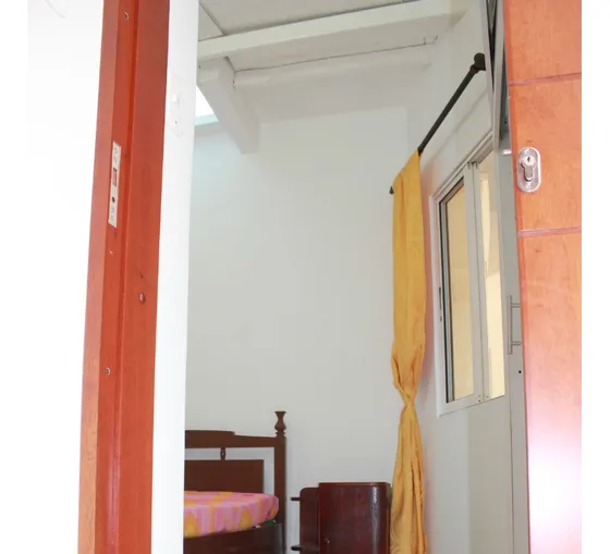 Alquilo Una Habitación Para *una Sola Persona*, Frente A Campanario