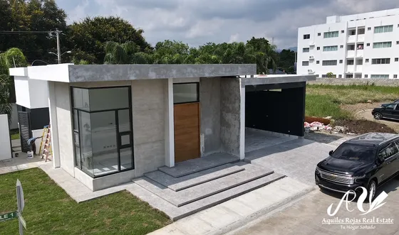 Hermosa Casa En Proyecto Cerrado
