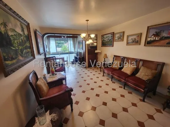 Mls #25-24260 En Calle Cerrada, Para Adecuar A Tu Gusto! Tn