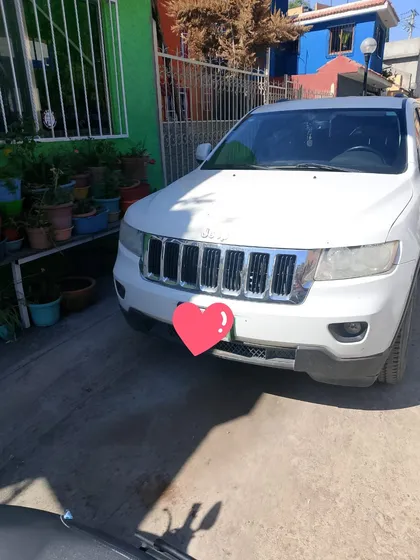 Jeep Grand Cherokee 3.6 Laredo V6 4x2 Mt