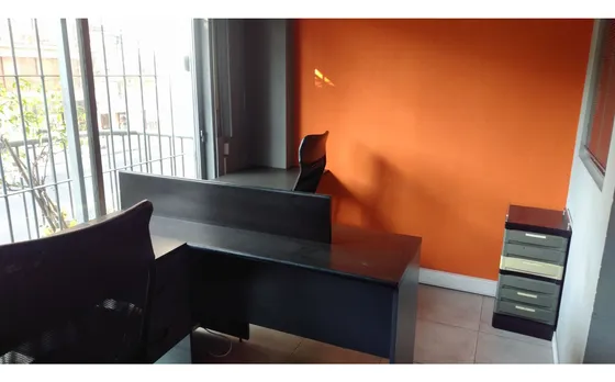 Oficina Comercial Sobre Av San Juan Al 4100 (ideal Call Center)