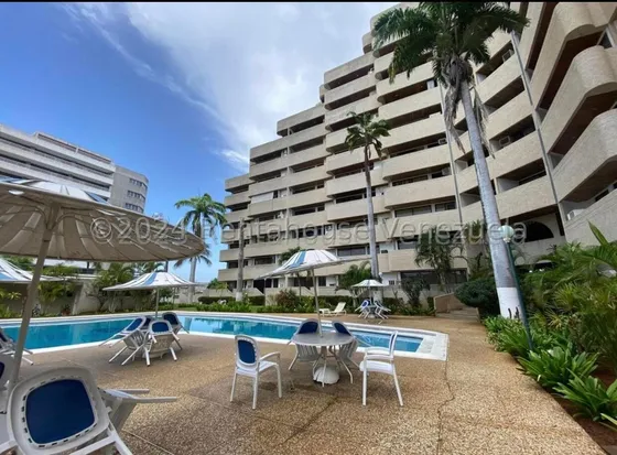 Apartamento Duplex En Costa Azul, Isla De Margarita