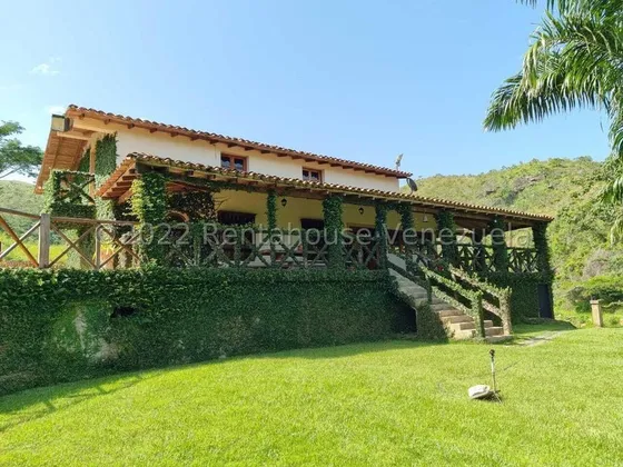 Finca Productiva De 114 Hectareas, En Altos De Carabobo, Tiene 6 Transformadores, 2 Bombas De 5 Y 10 Caballos, 2 Lagunas, Tierras Fértiles, (cosecha De Varias Plantas) Posee 2 Casas,