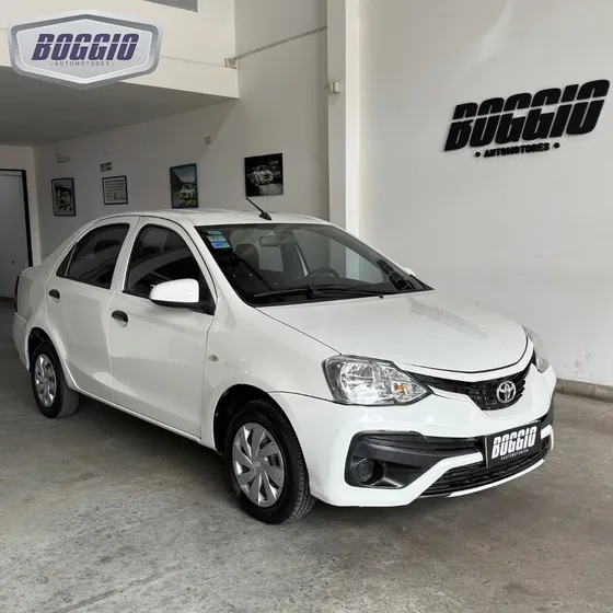 Toyota Etios 1.5 Sedan X L18