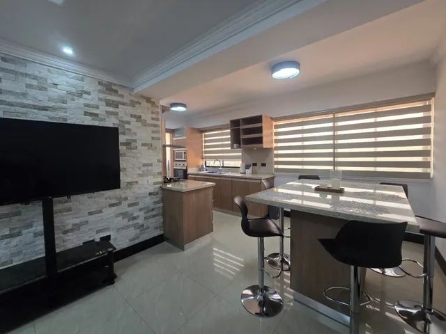 Annic Coronado Vende  Amplio Apartamento En La Trigaleña, Residencias Vesubio Palace   Ref. 269582