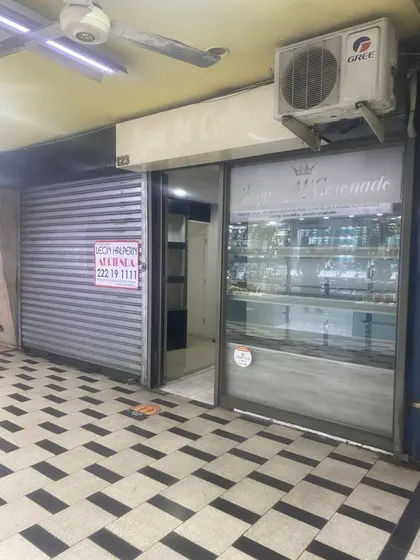 Local Comercial - G. Plaza De Armas, Monjitas 879 L 123 Rts