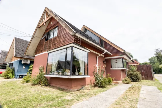 Casa Mas Cabañas En Excelente Ubicacion Isla Teja Valdivia 