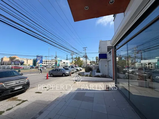 ¡oportunidad Única! Amplia Oficina En Arriendo A...