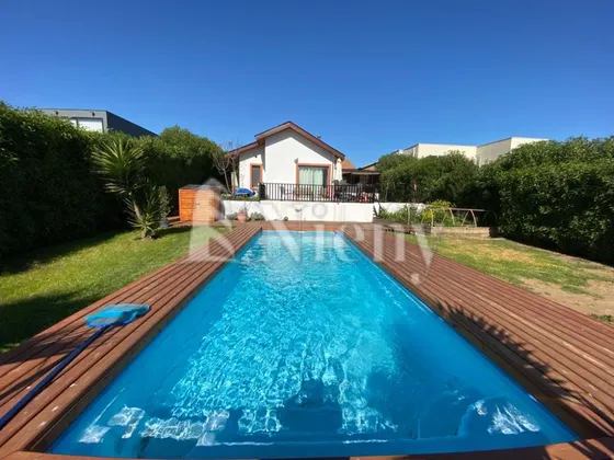 Casa En Venta De 5 Dorm. En Quintero