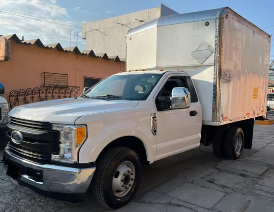Ford F-350 6.3l Xl 6.2 Mt