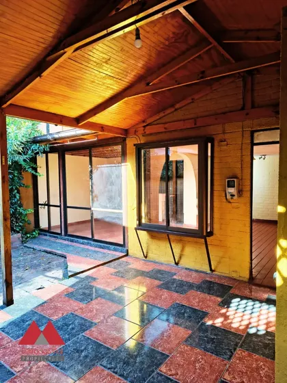 Gran Y Hermosa Casa 4d + 2b Con Amplio Patio, El Descanso
