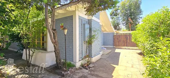 Casa En Venta De 6 Dorm 4 Baños. En Las Condes