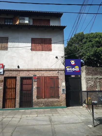 Vena Ph 2 Amb. Pta. Baja  En Villa Luzuriaga  - Buen Estado