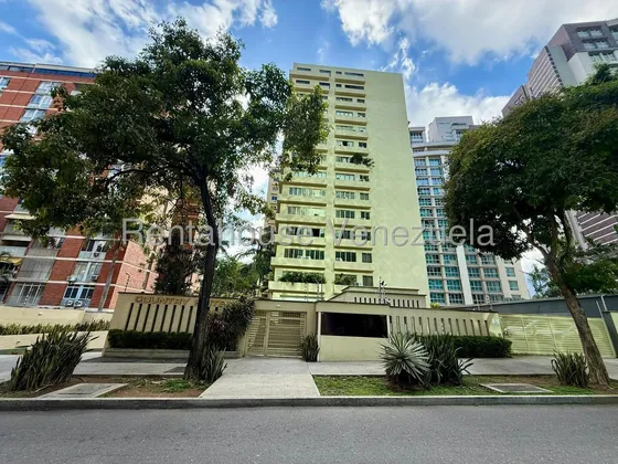 Bello Apartamento En Venta Campo Alegre Amc