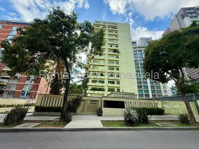 Bello Apartamento En Venta Campo Alegre Amc