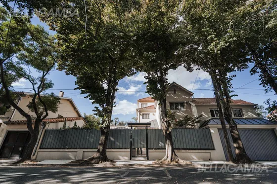 Casa Venta La Lucila 10 Ambientes Cochera Piscina Sotano