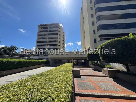 Se Vende Bello Apartamento En La Castellana Mls 25-14640