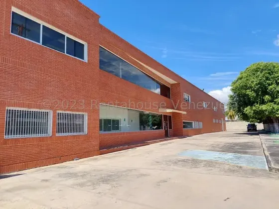 Galpon De 10.000 Metros En Venta Maracay Planta Electrica Total Pozo Agua Propio Muelles De Carga Depositos Oficinas Estef 26-436
