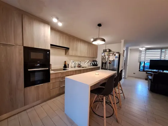 Casa En Venta De 3 Dorm. En Peñalolén Condominio