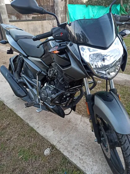 Bajaj Rouser Ns 125