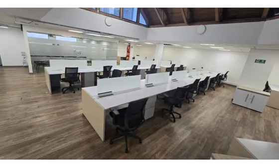 Edificio De 1.370 M2 En Arriendo, San Martin