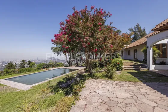 Sitio Plano Para Tres Casas.