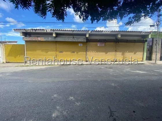 Maritza Lucena Tiene En Venta Local Comercial, En Excelente Zona De Cabudare. Ideal Para Cualquier Tipo De Empresa, Para Remodelar A Tu Gusto, Área De Deposito, Espaciosa Oficina, Gran Oportunidad.