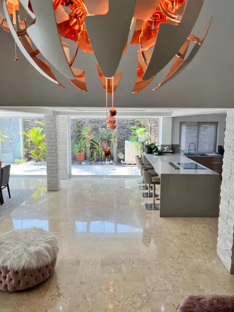 Moderna Casa En Venta En Lomas Del Country Guataparo  (ac)